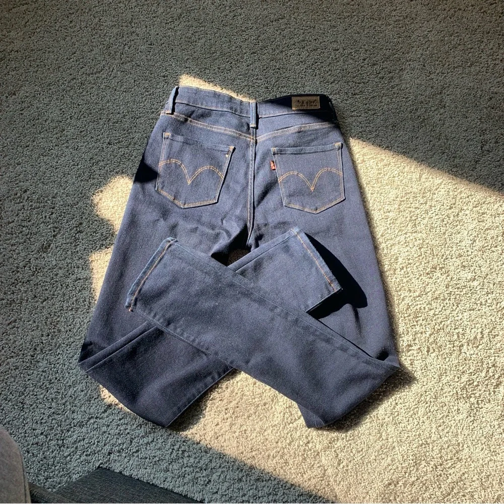 Levi's Mid-rise skinny size 4 - Picture 3 of 5